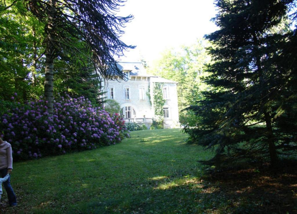 ホテル Domaine Du Lampy-Neuf Saissac エクステリア 写真